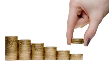 La recaudación cayó por quinto mes consecutivo