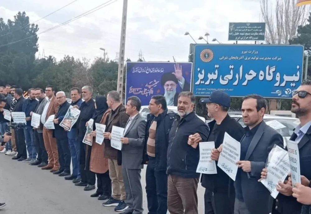 Iraníes formaron cadenas humanas alrededor de las centrales eléctricas