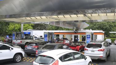 YPF aumenta 2,5% promedio los precios de la nafta y el gasoil