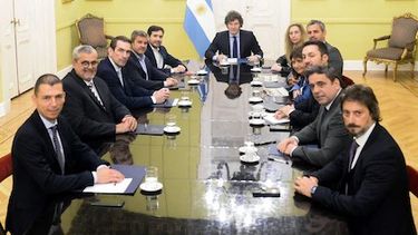la ucr expulso a los diputados que votaron en contra de la movilidad previsional y el financiamiento universitario