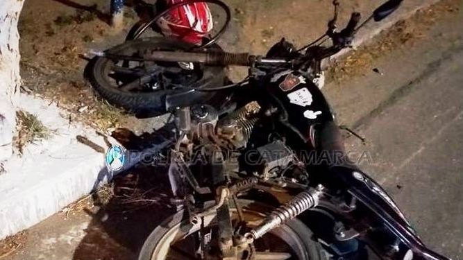 Chocó a un motociclista y se dio a la fuga