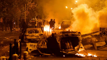 Francia: siguen los disturbios por el crimen de un adolescente a manos de la Policía