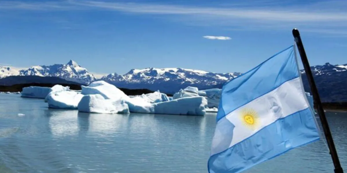 El Gobierno nacional promulgó la reforma de la Ley de Glaciares y otorga control a provincias El Gobierno nacional promulgó la reforma de la Ley de Glaciares y otorga control a provincias