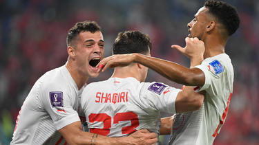 suiza vencio a serbia en un partido a puro gol y se clasifico