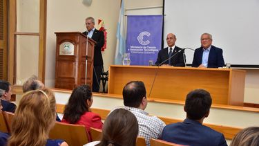 hay que potenciar la investigacion  para ponerla al servicio del progreso