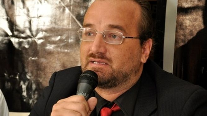 Brumec: Hay que terminar con los privilegios de la política y de los jueces