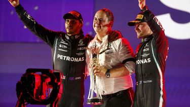 hamilton se quedo con el gp de arabia saudita