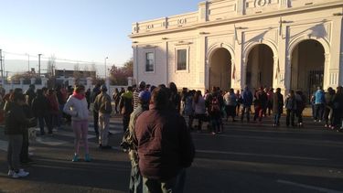 Reclamaron por becas de trabajo