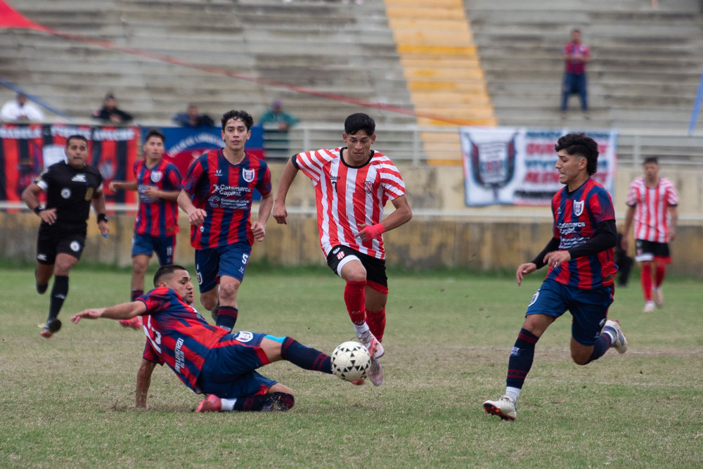 Villa Cubas y San Lorenzo igualaron sin goles en una nueva edición del clásico capitalino