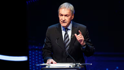 Juan Schiaretti será operado del corazón y postergará su jura como diputado Juan Schiaretti será operado del corazón y postergará su jura como diputado