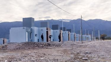 vecinos reclaman alumbrado publico, seguridad y reparacion de calles