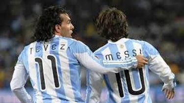 messi seria titular y tevez iria al banco