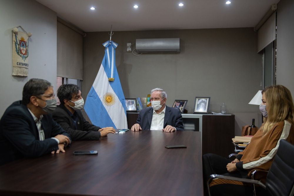 Reunión entre los representantes del Consejo de Ciencias Económicas y vicegobernación.&nbsp;