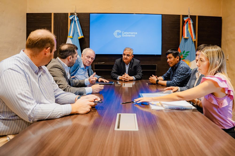 Se oficializó el traspaso de la Terminal de Ómnibus de Fiambalá al municipio (2)