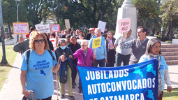Jubilados Autoconvocados volvieron a marchar por las calles de Catamarca