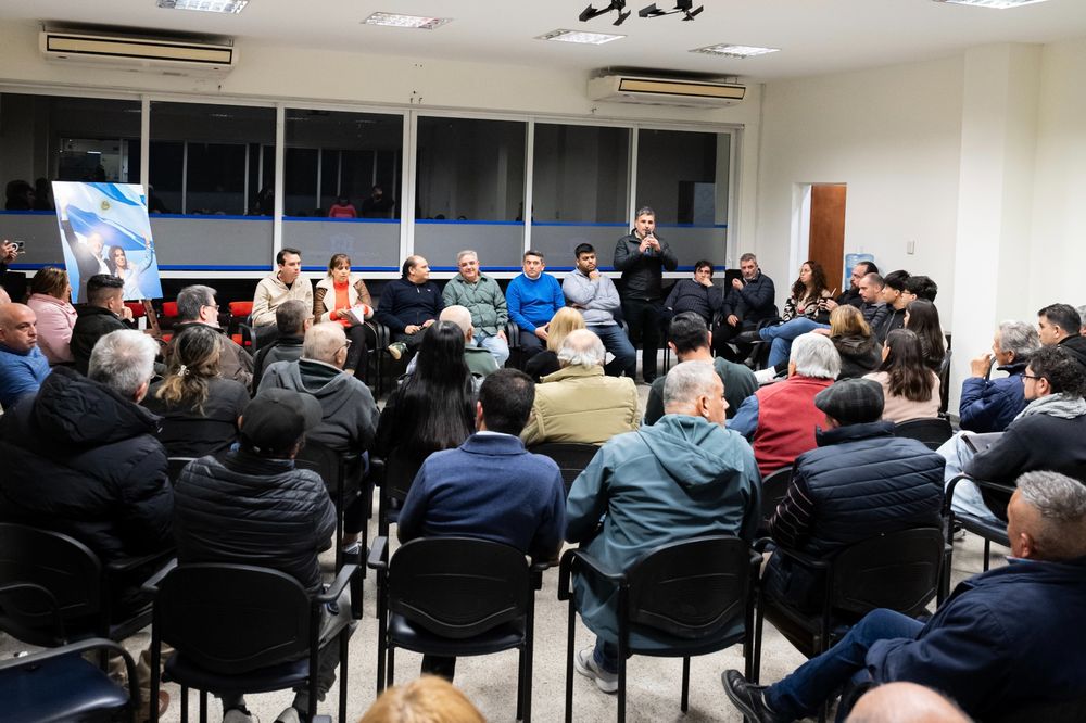 Debate. En la Sede del PJ, intercambiaron ideas con referentes de partidos y agrupaciones adherentes.