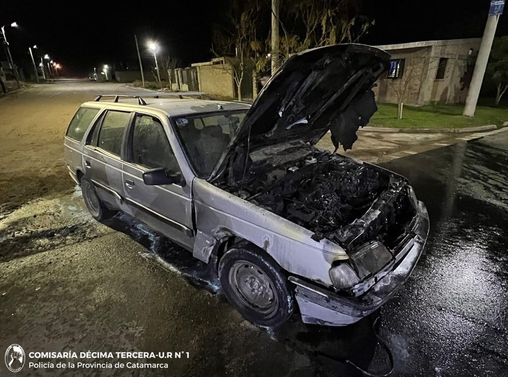 Cria Décimo Tercera (incendio auto)