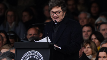 Milei bajó las retenciones y apuntó contra Villarruel y el Senado