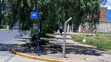 vecinos sin paso en la vereda