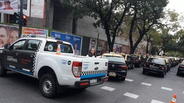 Tras el asesinato de un chofer, los taxistas pararon 24 horas