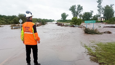 despliegan operativo de emergencia en el interior por crecida de rios y caminos anegados
