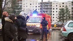 Murieron 10 personas al incendiarse un edificio