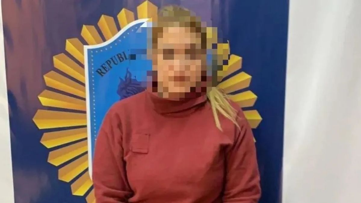 Acusan a mujer policía de matar y robar dólares a un matrimonio para ...