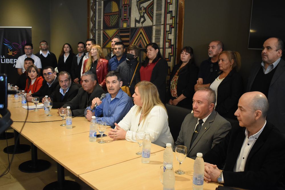 presentación. La lista la Libertad avanza admitió que tuvo inconvenientes para la integración.&nbsp;