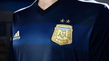 frente a alemania, con la camiseta alternativa