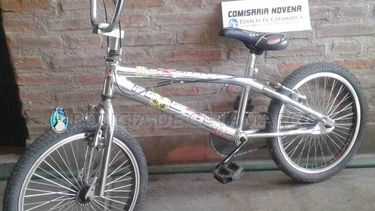 Policías aprehendieron a un hombre y recuperaron una bicicleta robada