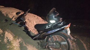 Se incrustó en un montículo