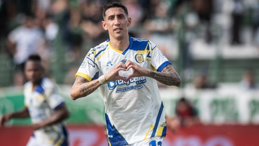 con gol de di maria de penal, rosario central vencio a sarmiento y se metio en la copa libertadores