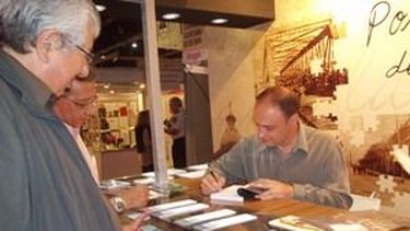Carlos Gallo presenta su cuarto libro