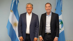 Diego Santilli ya está reunido con el gobernador de Neuquén: qué temas analizarán en el almuerzo Diego Santilli ya está reunido con el gobernador de Neuquén: qué temas analizarán en el almuerzo