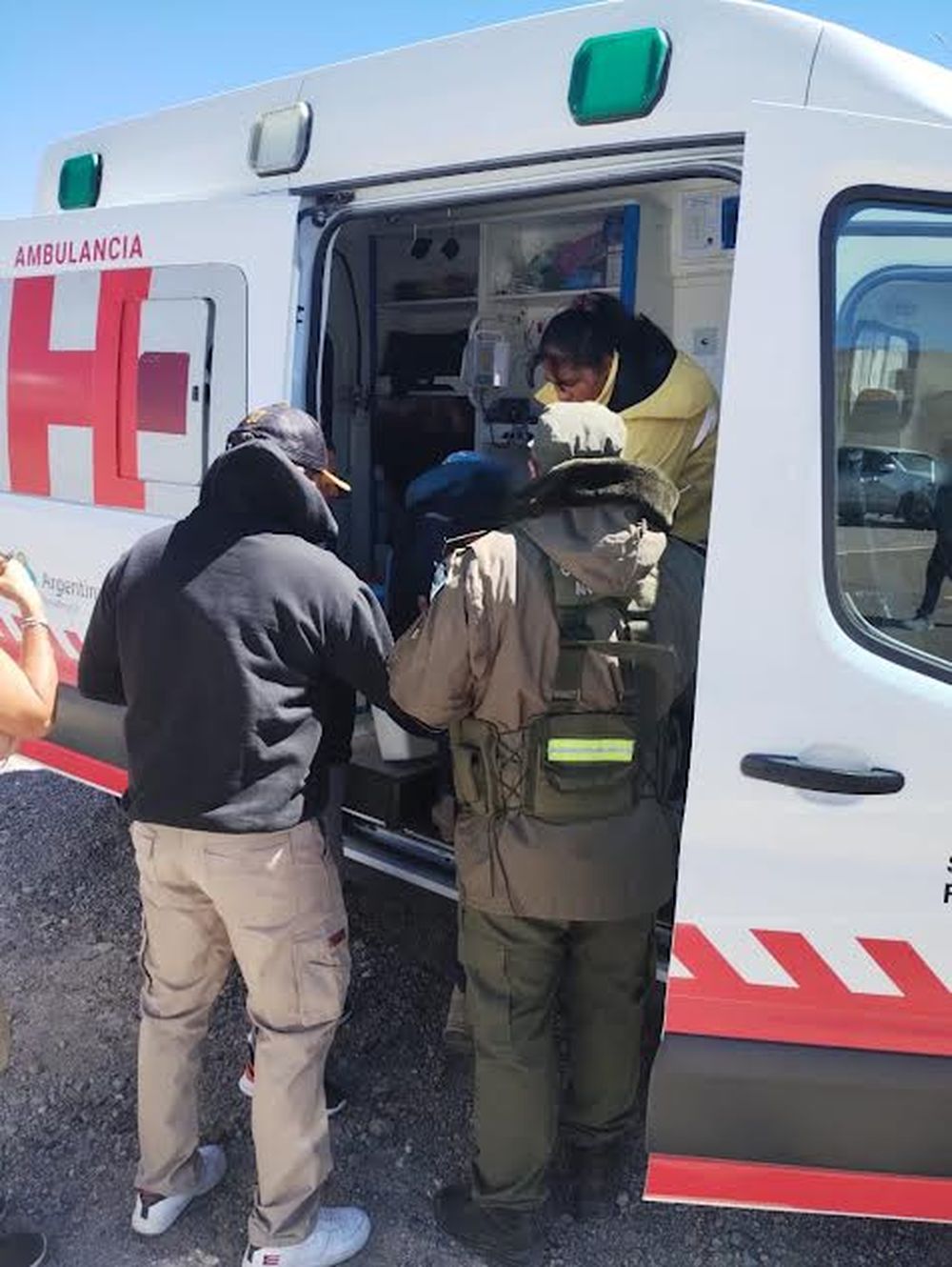 Tinogasta. Asistieron a una ciclista rusa que se accidentó en Ruta 60