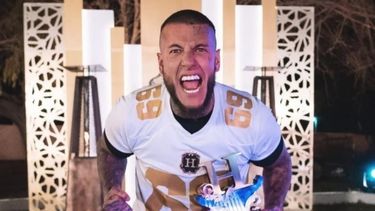 el festejo a puro insulto de alex caniggia por el triunfo de milei