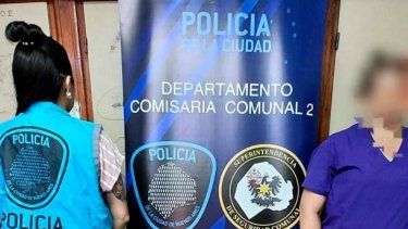 Detuvieron a una falsa médica acusada  por robo