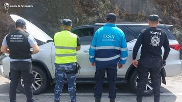 personal policial secuestro un vehiculo gemelo en el puesto caminero de la vina