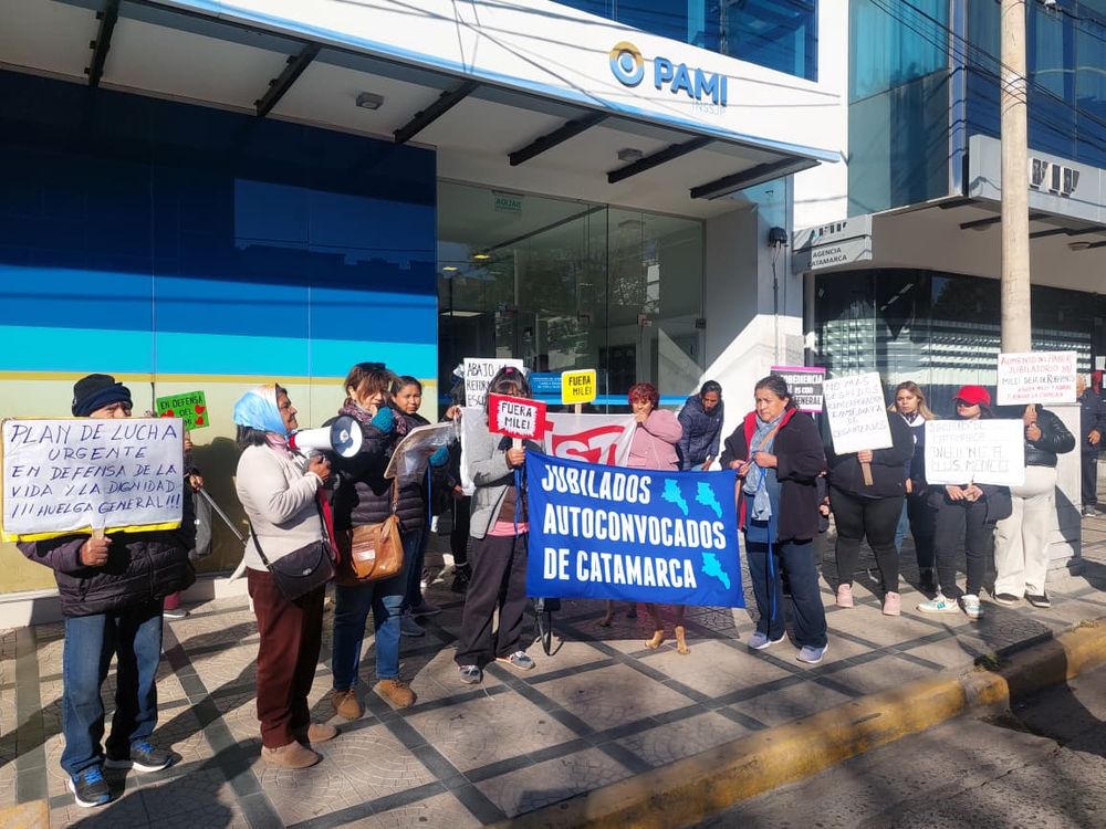 Jubilados Autoconvocados marcharon contra el desfinanciamiento del PAMI
